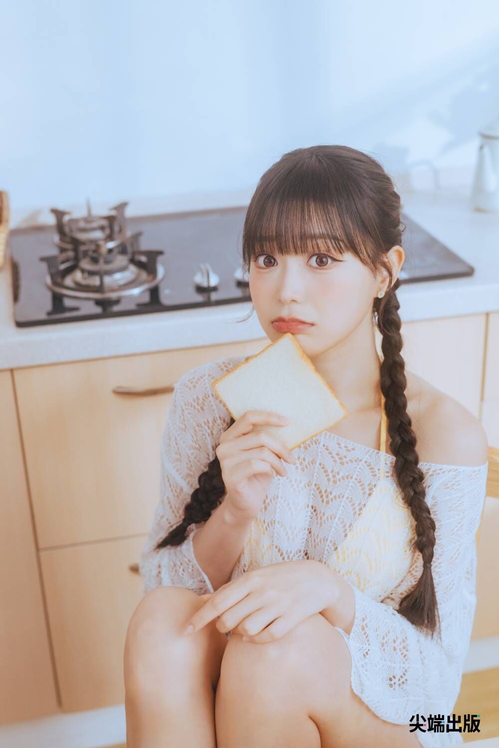 ▲▼邊荷律生日重磅宣布「首本寫真書」  。（圖／尖端提供）