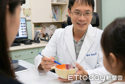 台灣學童近視率飆破 87.2%！　嘉基醫師警告：眼軸拉長恐致永久失明