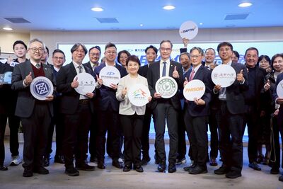 台中數位局攜手群聯電子打造落地型AI客服　盧秀燕：邁向智慧城市的關鍵一步