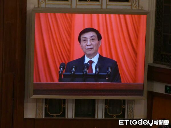 ▲▼ 2026,兩會,北京,政協開幕,習近平,王滬寧,人民大會堂 、大陸全國政協十四屆四次會議今（4）日下午開幕，大陸全國政協主席王滬寧發佈政協工作報告，習近平、李強、蔡奇等出席。（圖／記者陳冠宇攝）   