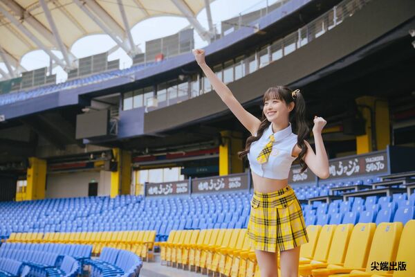 ▲▼邊荷律生日重磅宣布「首本寫真書」 。（圖／尖端提供）