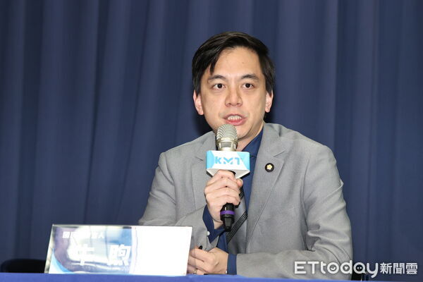 ▲▼            國民黨對軍購條例立場記者會-牛煦庭 。（圖／記者黃克翔攝）