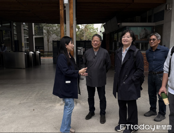 ▲文化部次長徐宜君率文化部團隊訪視台南淺山地方創生計畫，並與在地青年及社區團隊交流。（記者林東良翻攝，下同）