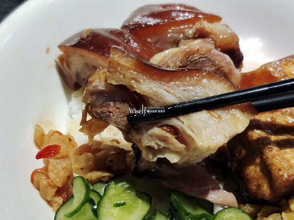 ▲▼西門麵店銷魂豬腳飯。（圖／部落客WISELY&rsquo;s 拍拍照寫寫字授權提供）