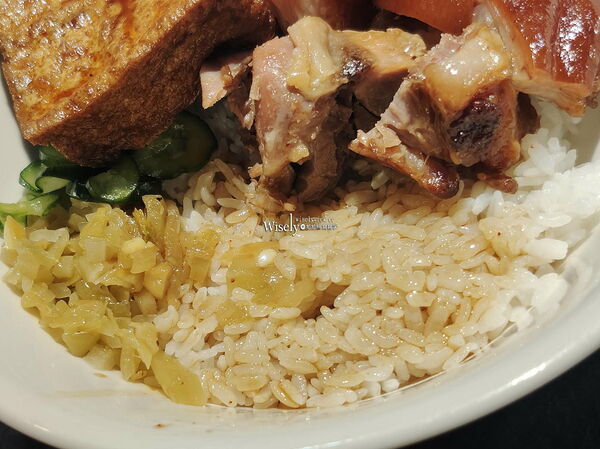 ▲▼西門麵店銷魂豬腳飯。（圖／部落客WISELY&rsquo;s 拍拍照寫寫字授權提供）