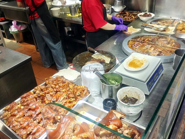 ▲▼西門麵店銷魂豬腳飯。（圖／部落客WISELY&rsquo;s 拍拍照寫寫字授權提供）