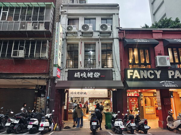 ▲▼西門麵店銷魂豬腳飯。（圖／部落客WISELY&rsquo;s 拍拍照寫寫字授權提供）