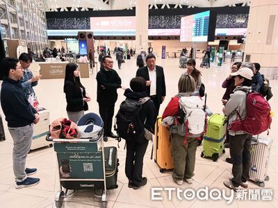 獨/台人困卡達「跋涉12hrs」終於能回家 全累翻:像難民逃難