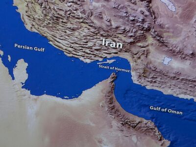 荷姆茲海峽解封曙光？日法阿曼船隻突圍　伊朗「選擇性放行」曝光