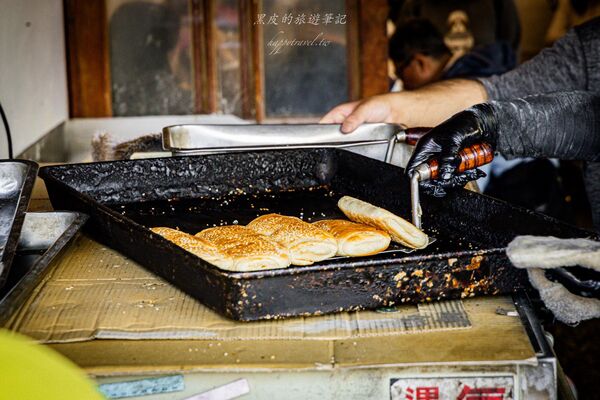 ▲▼阿忠燒餅。（圖／部落客黑皮的旅遊筆記授權提供）