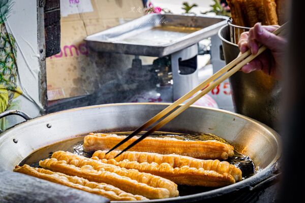 ▲▼阿忠燒餅。（圖／部落客黑皮的旅遊筆記授權提供）