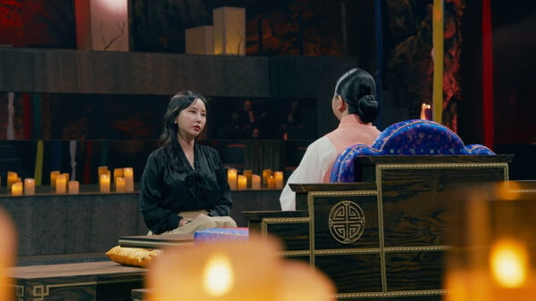 ▲委託者突變臉，全場嚇傻。（圖／翻攝自Disney+）