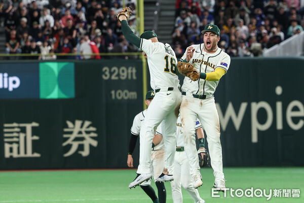 ▲WBC澳洲隊以3：0擊敗中華隊，球員興奮慶祝。（圖／記者林敬旻攝）