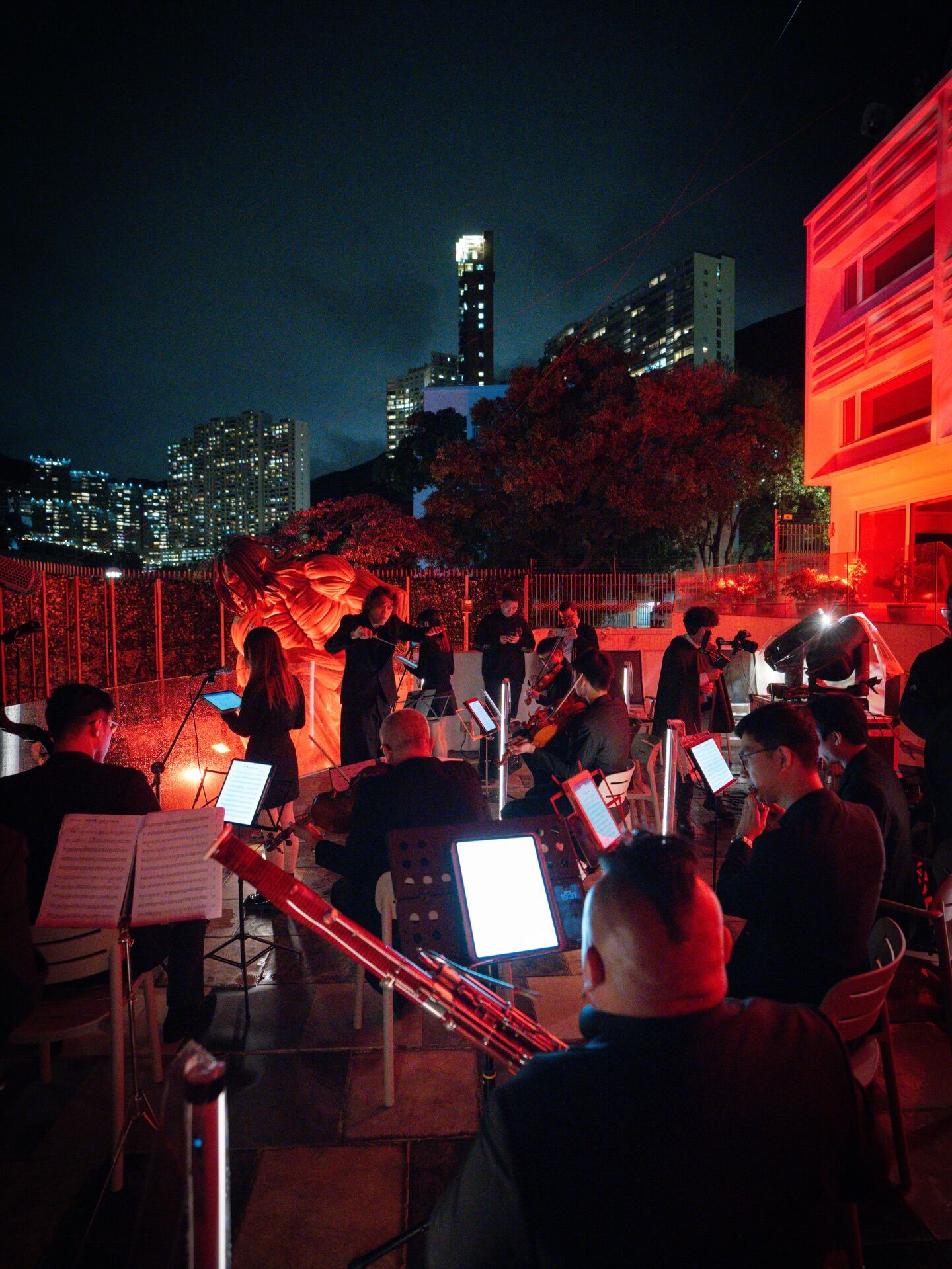 ▲▼Toyz宿敵鍾培生求婚！化身《進擊的巨人》降落　最美女議員點頭了。（圖／翻攝自臉書／鍾培生）