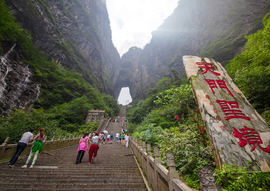 慢遊張家界與鳳凰古城的山影水色（圖／鳳凰旅遊）