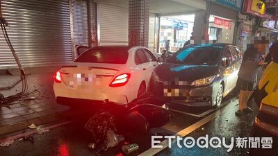 23歲賓士男「吸喪屍煙彈載19歲妻」猛撞7車! 女駕駛車剩一半慘死