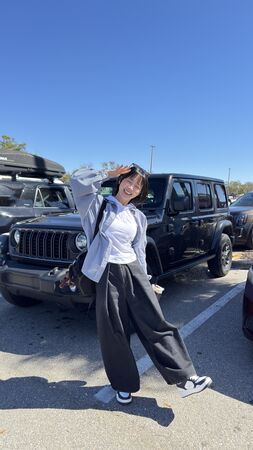 ▲▼籃籃和波賽樂在球場變成好友。（圖／樂天桃猿提供）