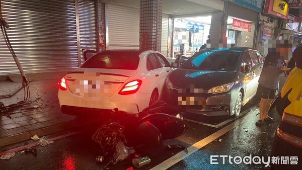 ▲宜蘭嚴重車禍，23歲賓士男吸毒載19歲妻出門，猛撞自小客車奪命。（圖／記者游芳男翻攝，下同）