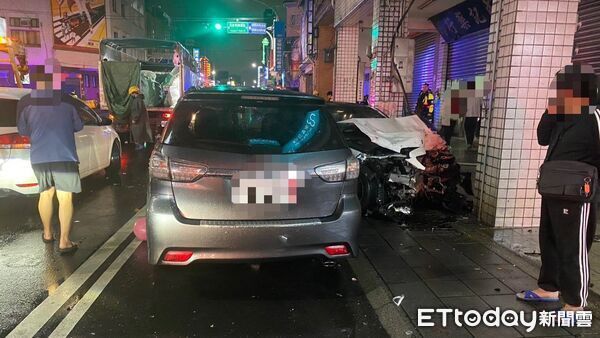 ▲宜蘭嚴重車禍，23歲賓士男吸毒載19歲妻出門，猛撞自小客車奪命。（圖／記者游芳男翻攝，下同）