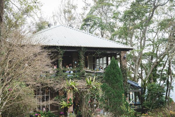 ▲▼新竹咖啡廳推薦！藏身在森林中的紅磚玻璃屋。（圖／部落客黑皮提供）