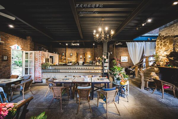 ▲▼新竹咖啡廳推薦！藏身在森林中的紅磚玻璃屋。（圖／部落客黑皮提供）