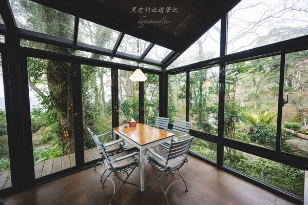 ▲▼新竹咖啡廳推薦！藏身在森林中的紅磚玻璃屋。（圖／部落客黑皮提供）