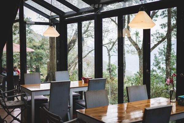 ▲▼新竹咖啡廳推薦！藏身在森林中的紅磚玻璃屋。（圖／部落客黑皮提供）