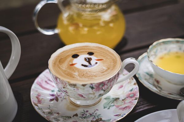 ▲▼新竹咖啡廳推薦！藏身在森林中的紅磚玻璃屋。（圖／部落客黑皮提供）