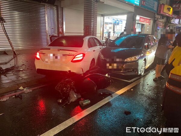 ▲▼宜蘭嚴重車禍，23歲賓士男吸毒載19歲妻出門，猛撞自小客車奪命。（圖／記者游芳男翻攝，下同）