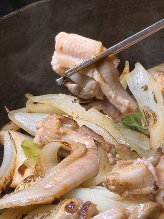 ▲▼七十五年烤盲鰻老店「釜山城一家성일집」，塩烤、醬醃烤、辣醬烤三種口味。（圖／記者蘇相云攝）