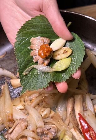 ▲▼七十五年烤盲鰻老店「釜山城一家성일집」，塩烤、醬醃烤、辣醬烤三種口味。（圖／記者蘇相云攝）