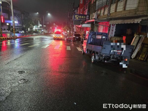 ▲▼台中休旅車午夜追撞11車，駕駛棄車逃逸。（圖／民眾提供，下同）