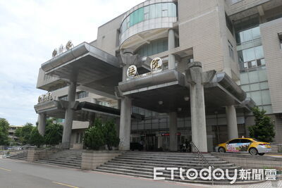 誘女學生嘿咻拍淫照！圖書館凍未條大膽摸胸　淫師丟工作判刑8年