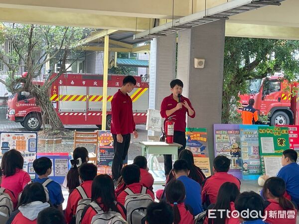 ▲台南市消防局東山分隊前往東山國中辦理消防安全宣導，提升學生防災意識。（記者林東良翻攝，下同）