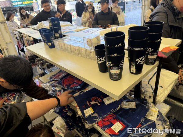 ▲經典賽周邊商品。（圖／記者楊舒帆攝）