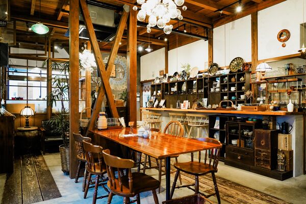 ▲▼日本鳥取市老宅咖啡廳「パーラー株湯」，溫泉水做的咖啡、飲品及布丁。（圖／部落客Mika提供）