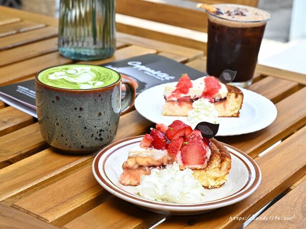 ▲▼台中美術園道新開幕咖啡館「Cuppa ViVi」，必點千層蛋糕、巴斯克蛋糕。（圖／部落客糖糖提供）