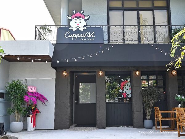 ▲▼台中美術園道新開幕咖啡館「Cuppa ViVi」，必點千層蛋糕、巴斯克蛋糕。（圖／部落客糖糖提供）