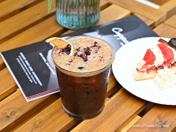 ▲▼台中美術園道新開幕咖啡館「Cuppa ViVi」，必點千層蛋糕、巴斯克蛋糕。（圖／部落客糖糖提供）