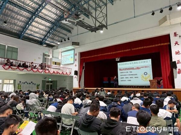 ▲永樂派出所提升學生安全與守法意識。（圖／記者楊晨東翻攝）