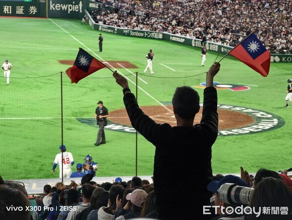 ▲▼台日球迷擠爆東京巨蛋。（圖／記者楊舒帆攝）