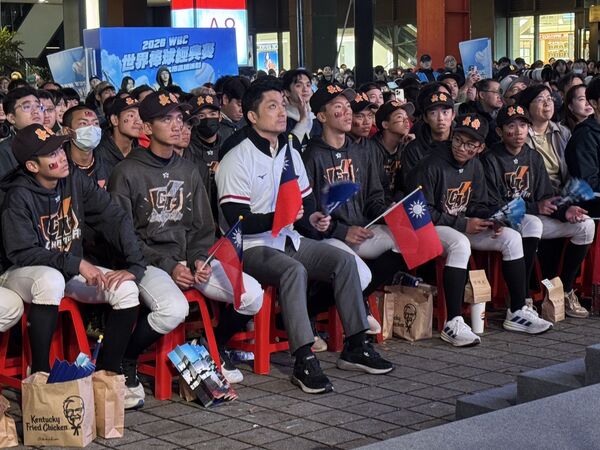 ▲▼中華隊對上日本，蔣萬安出席香堤廣場直播活動。（圖／北市府提供）