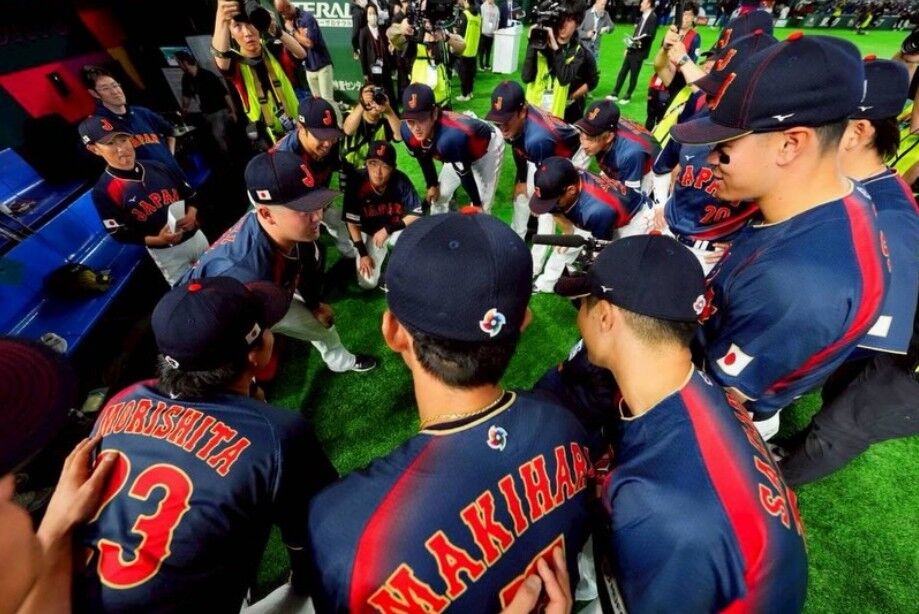 ▲▼大谷翔平在IG分享日本隊圍圈的照片，宣告「明天見」，展現贏球後的團結氣勢。（圖／翻攝自Instagram／shoheiohtani）