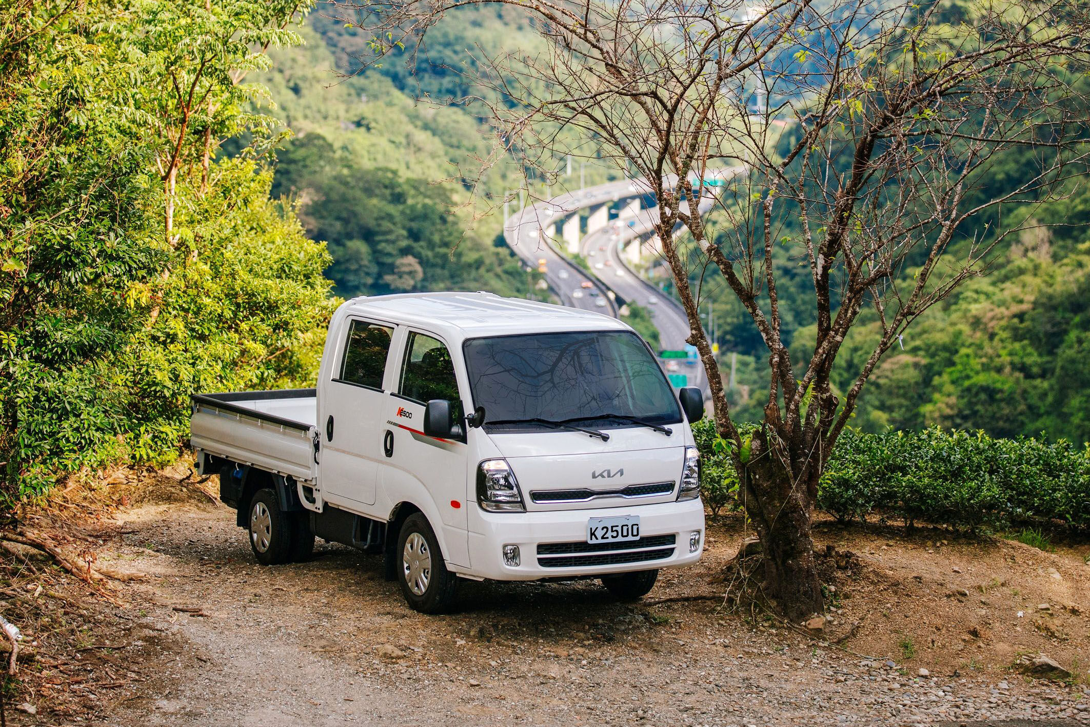 ▲79.8萬起！KIA「卡旺K2500貨車新年式」開賣　升級主動啟閉頭燈。（圖／翻攝自KIA）