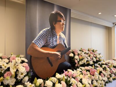 直擊／袁惟仁靈堂開放「現場曝光」！　第一位到場的藝人竟是她