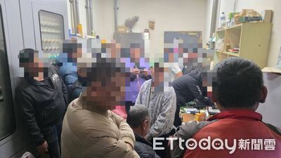 澎湖製冰廠藏天九牌賭場！擠滿小房間開賭　13名賭客全送辦