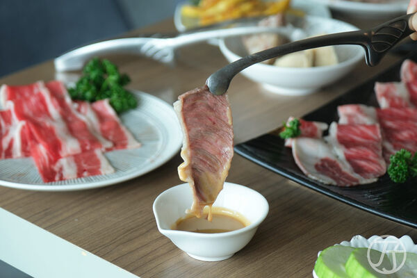 ▲▼Smile One 精緻涮涮鍋。（圖／部落客JJ.Hsu授權提供）