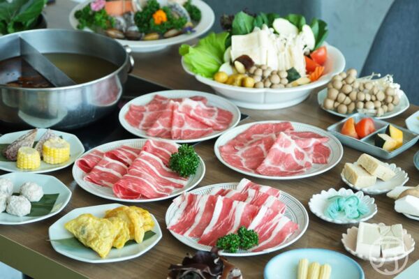 ▲▼Smile One 精緻涮涮鍋。（圖／部落客JJ.Hsu授權提供）