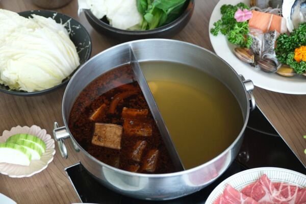 ▲▼Smile One 精緻涮涮鍋。（圖／部落客JJ.Hsu授權提供）