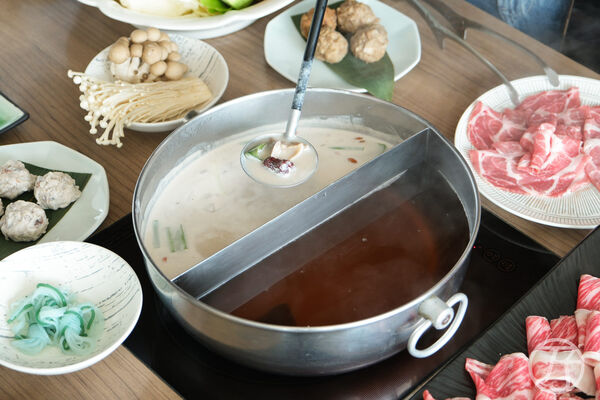 ▲▼Smile One 精緻涮涮鍋。（圖／部落客JJ.Hsu授權提供）